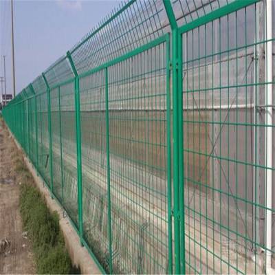 南寧公路護欄網 詳解1.8×3米帶邊框護欄網規格與應用